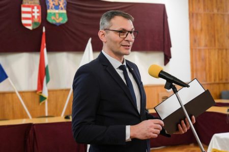 A képviselő-testület feloszlatását kezdeményezné Orosháza újonnan megválasztott polgármestere