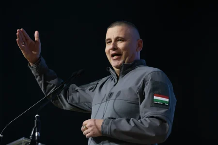 Magyar Péter leigazolta honvédelmi szakpolitikusnak a volt vezérkari főnököt