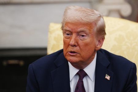 Trump már tagadja, hogy diktátornak nevezte Zelenszkijt