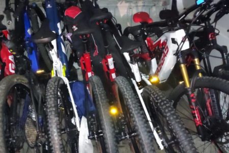Körözött e-bike-ok akadtak fenn Röszkénél