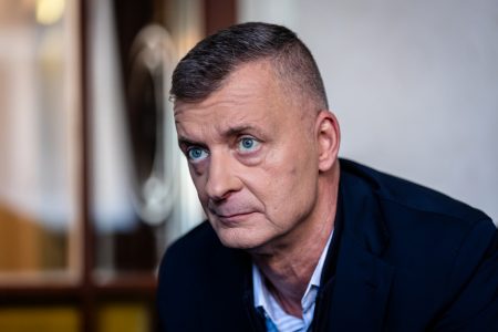 Menczer Tamás után a Fidesz pártigazgatója is megmutatta, hogyan teszik helyre a hazaárulókat az igazi férfiak