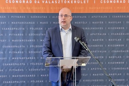Nem Lázár János döntését vonják kétségbe, de azért népszavazást kezdeményeznek kastélyügyben