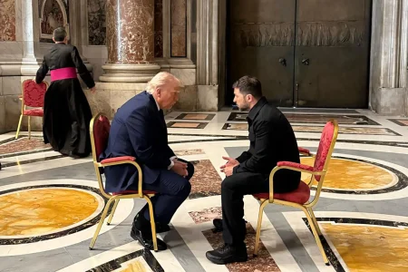 Trump és Zelenszkij leültek beszélni egymással Ferenc pápa temetése előtt