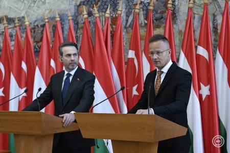 Szijjártó Péter elárulta, mikor indulhat be végre a magyar gazdaság