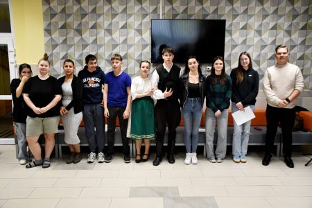 A Költészet Napja a Cseresnyés kollégiumban