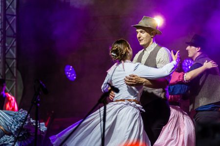 Litvániában arattak nagy sikert a vásárhelyi néptáncosok
