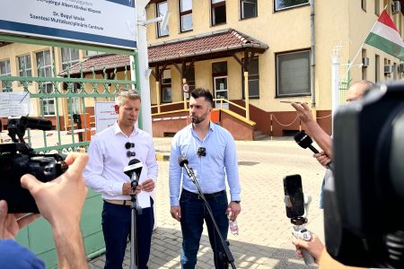 Magyar Péter rövidesen a vásárhelyi kórházat is meglátogatja – most a szentesiben járt