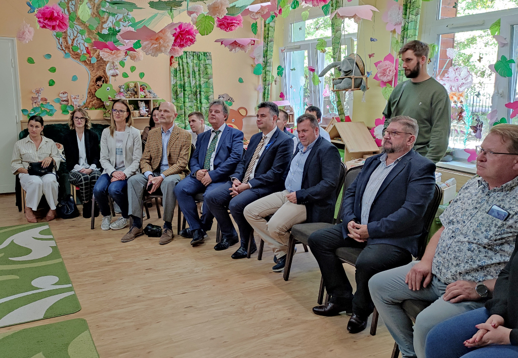 Szabadság téri óvoda felújított mosdó avatása (2)