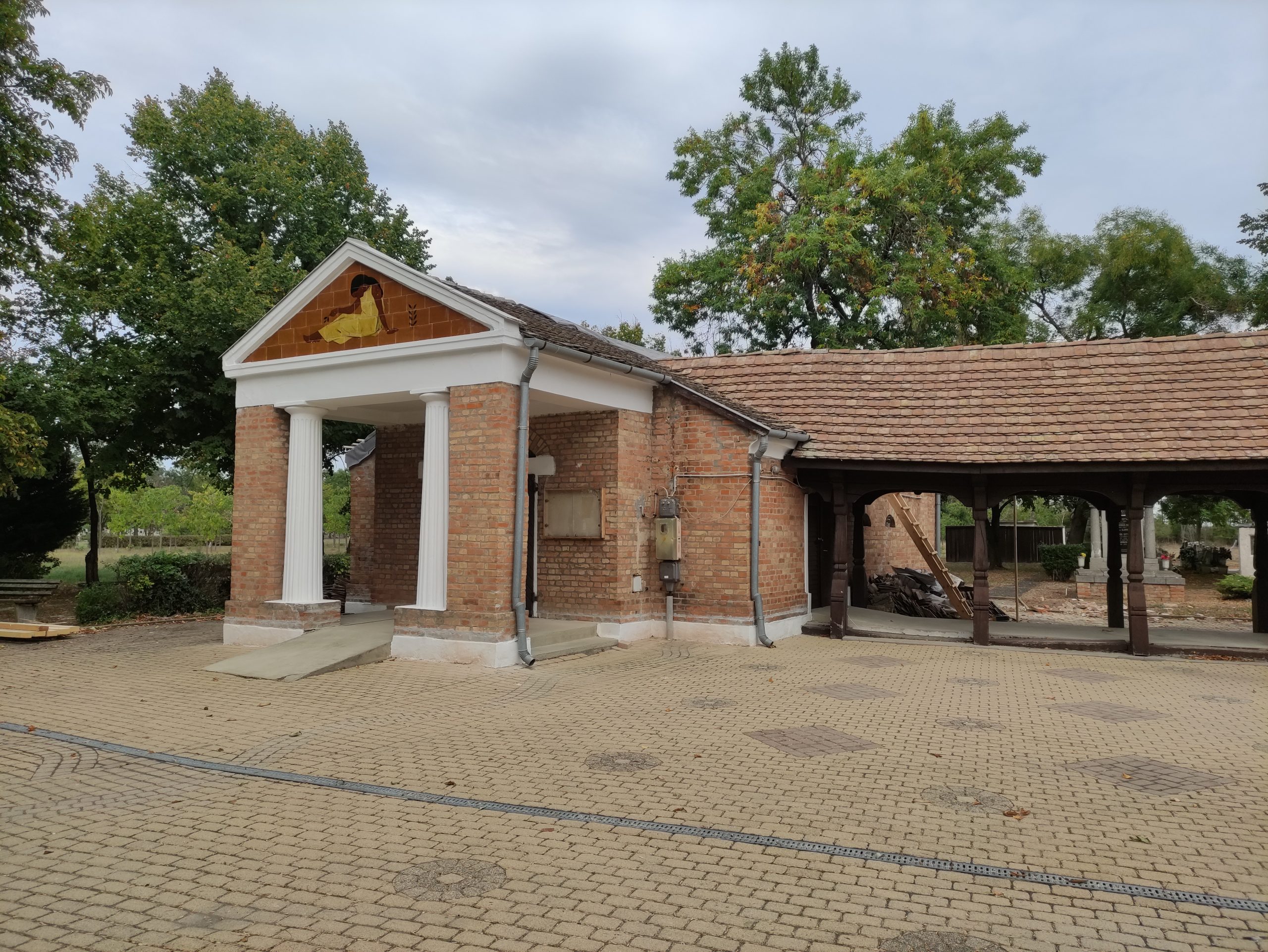 felújítják a Kincses temető ravatalozóját (1)