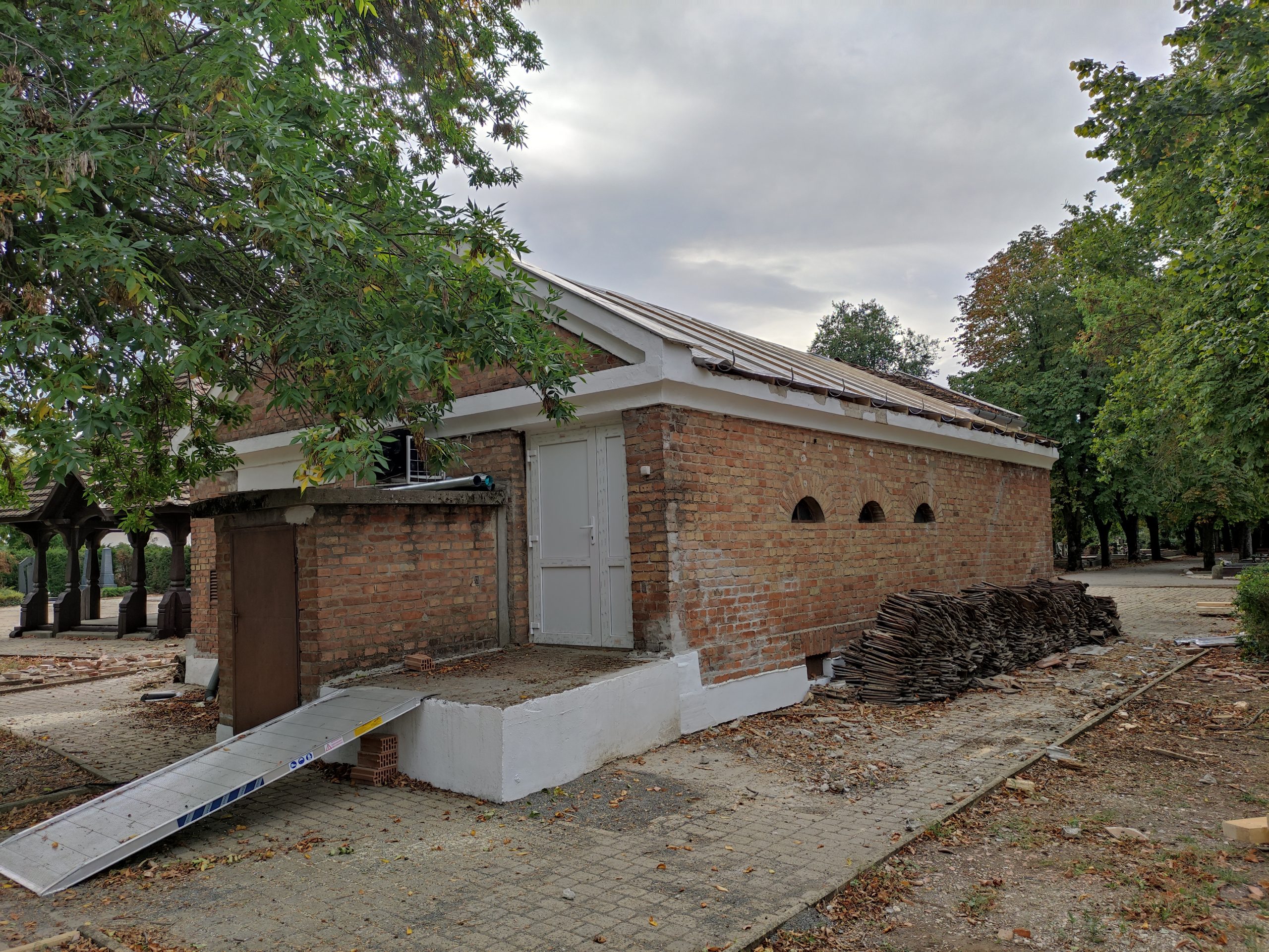 felújítják a Kincses temető ravatalozóját (3)