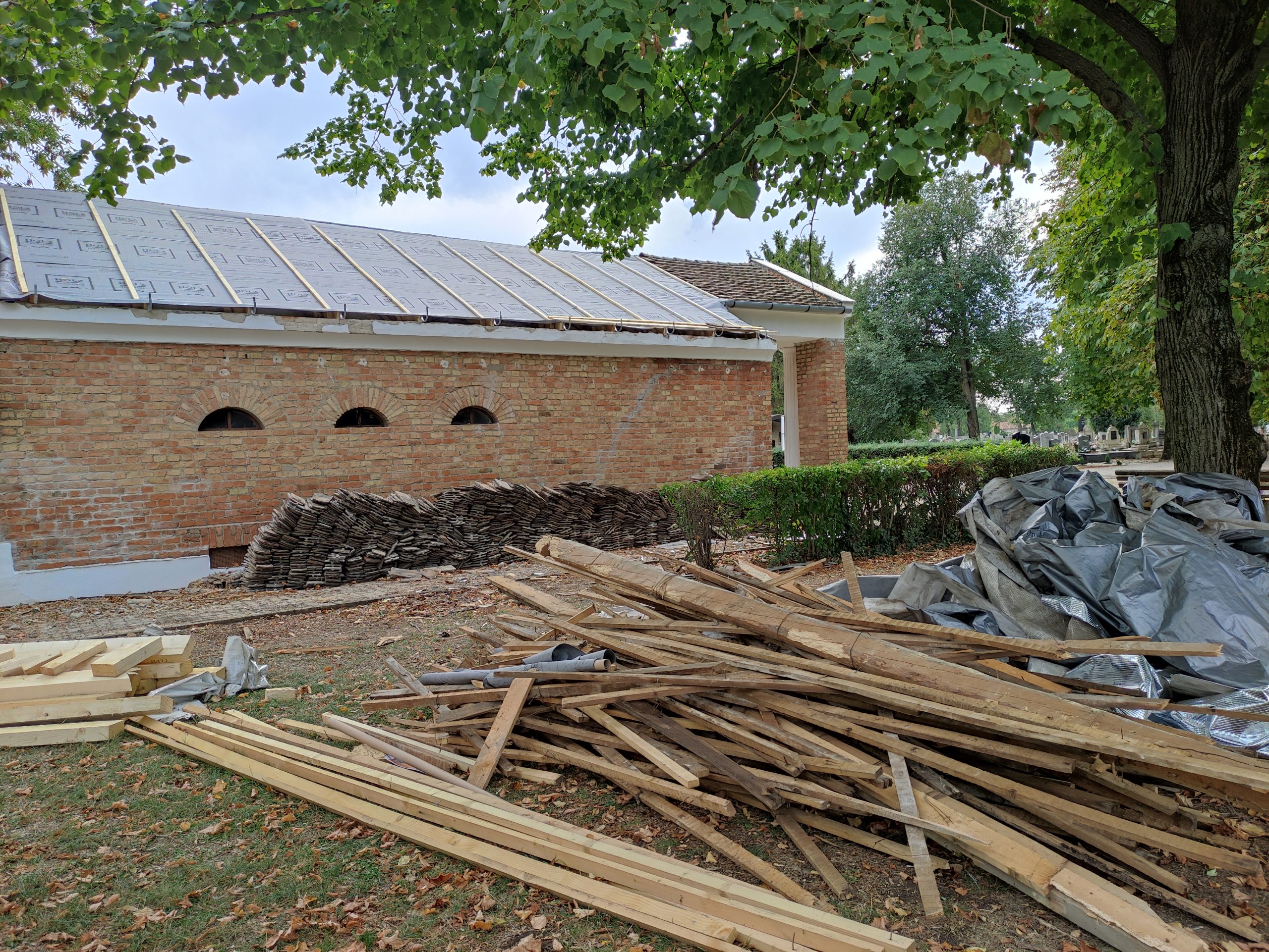 felújítják a Kincses temető ravatalozóját (4)