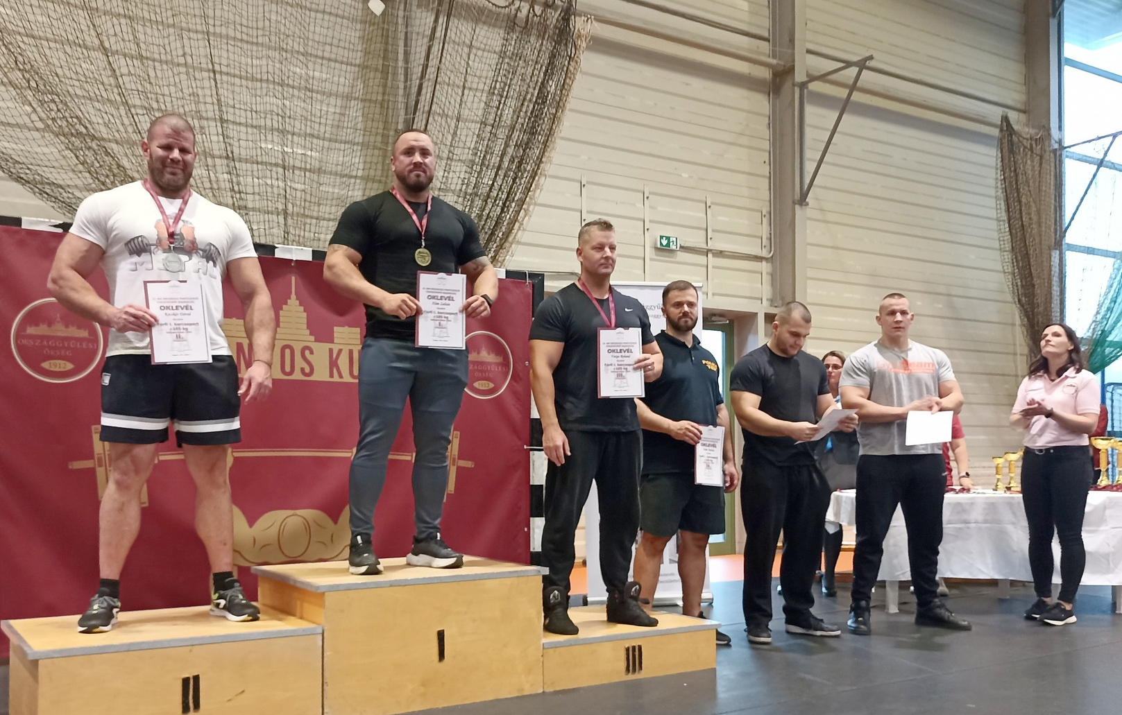 Fekvenyomó bajnokság (2)