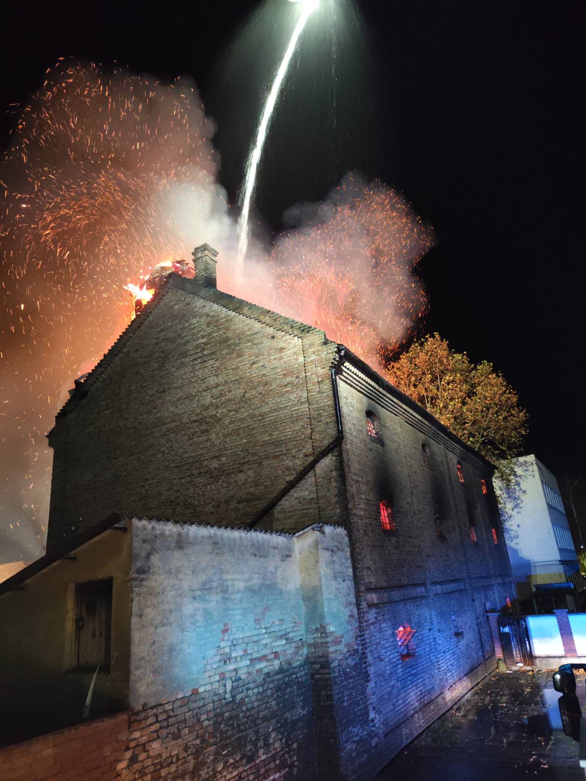 IMG-8a0e9108e4f8e69c2f718d4b08faffb1-V