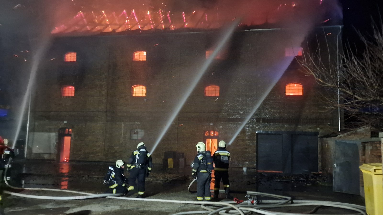 IMG-99dba614d6acaa1a29dfe6c6a43e3097-V