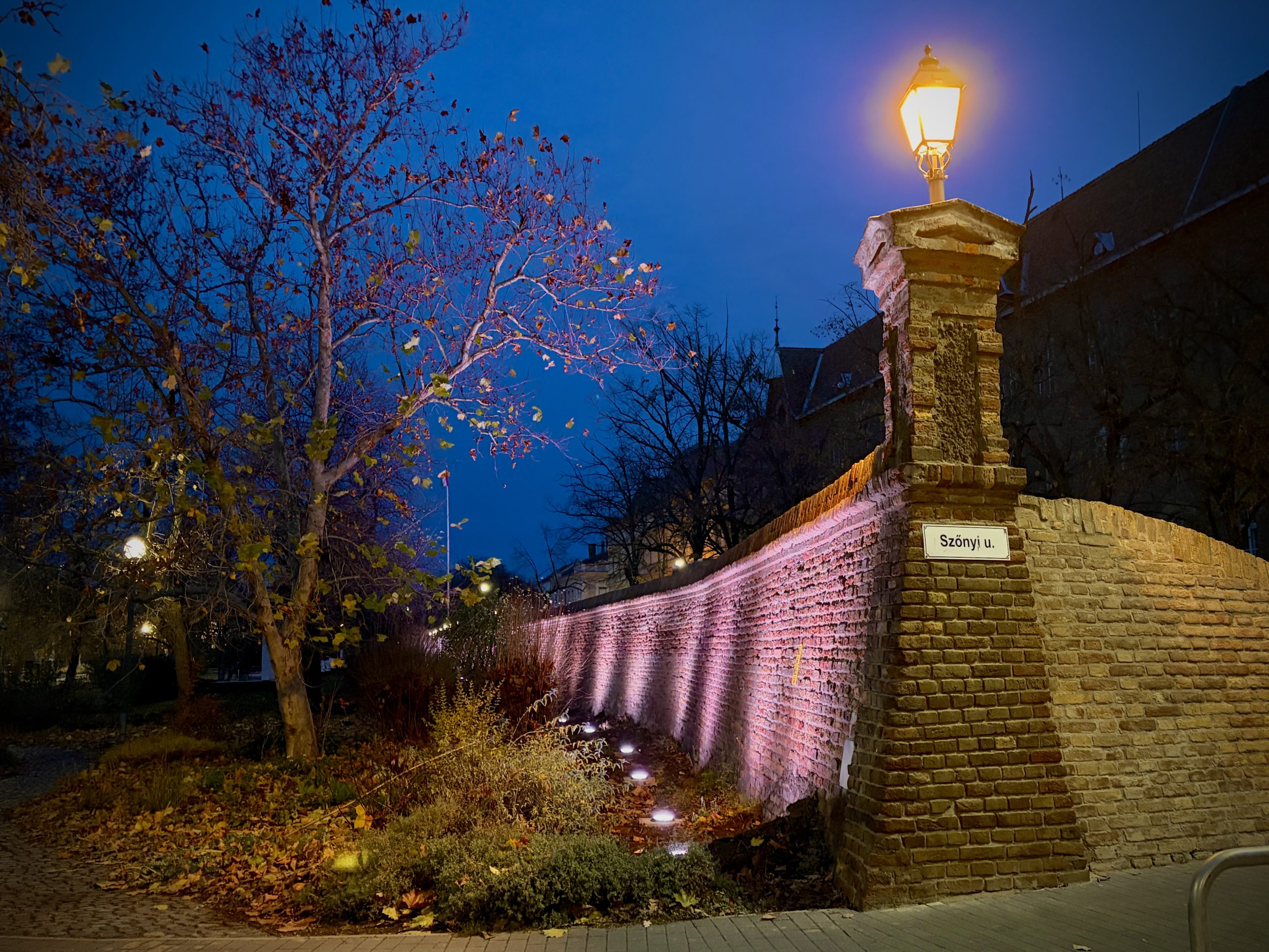 kőfal világítás