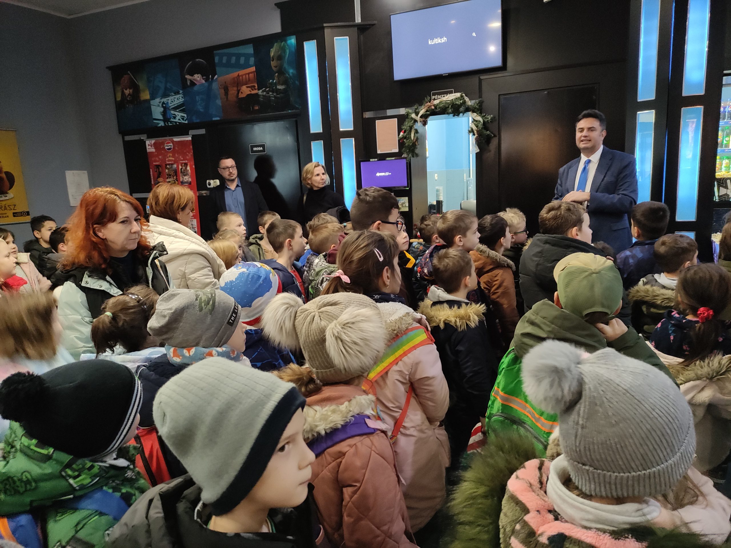 Kultikmozi vetítés (10)