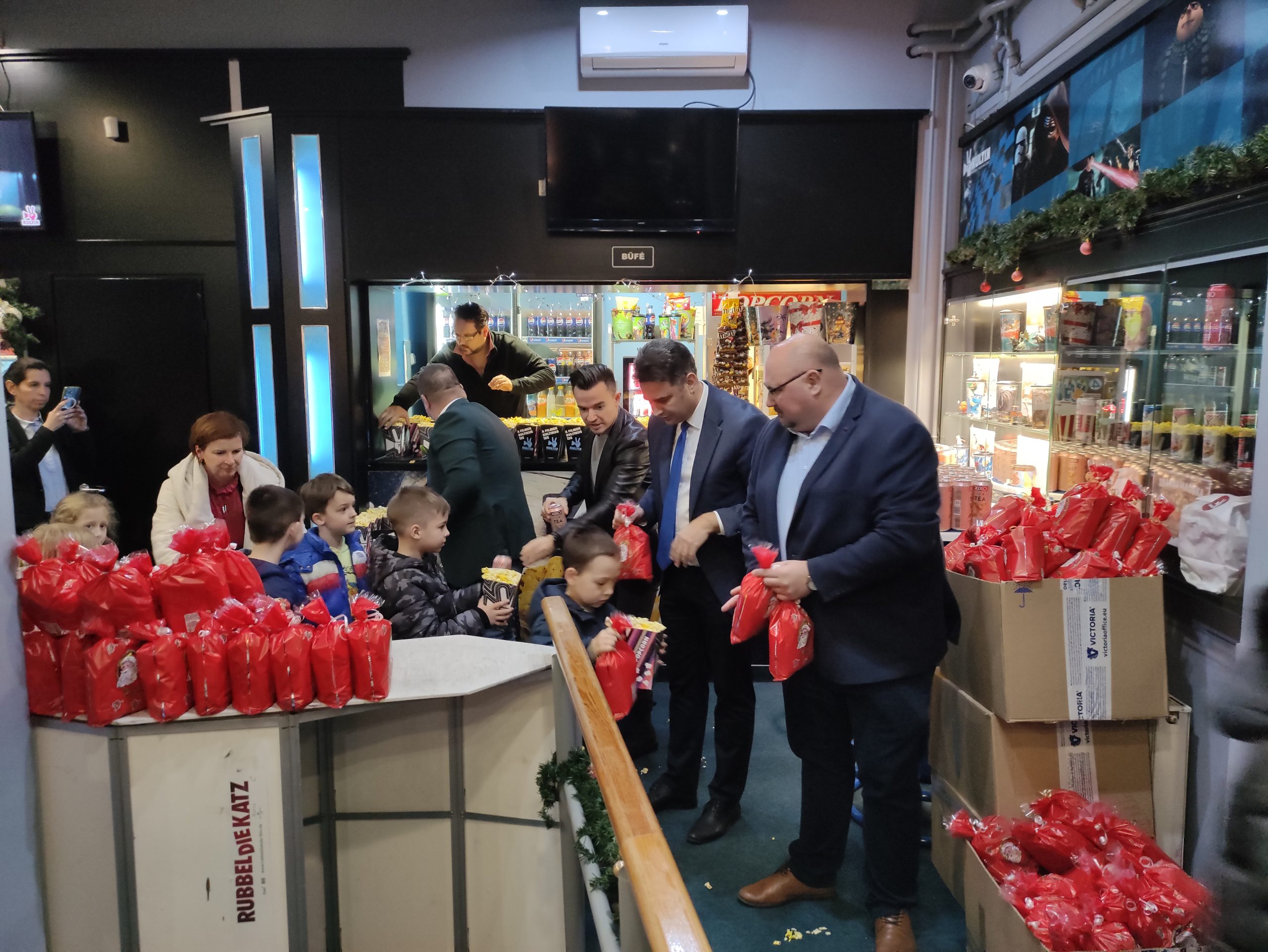 Kultikmozi vetítés (27)