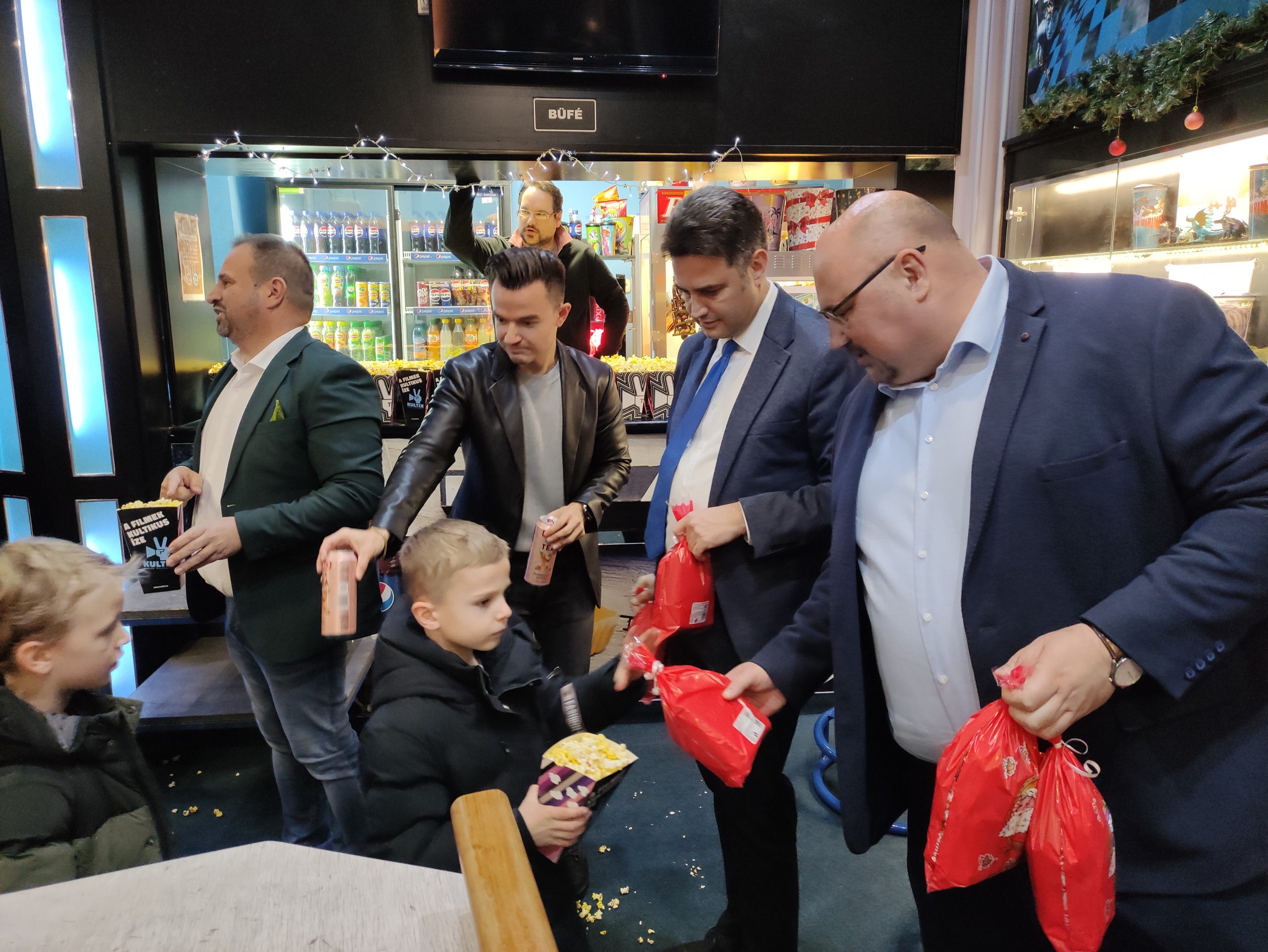 Kultikmozi vetítés (38)