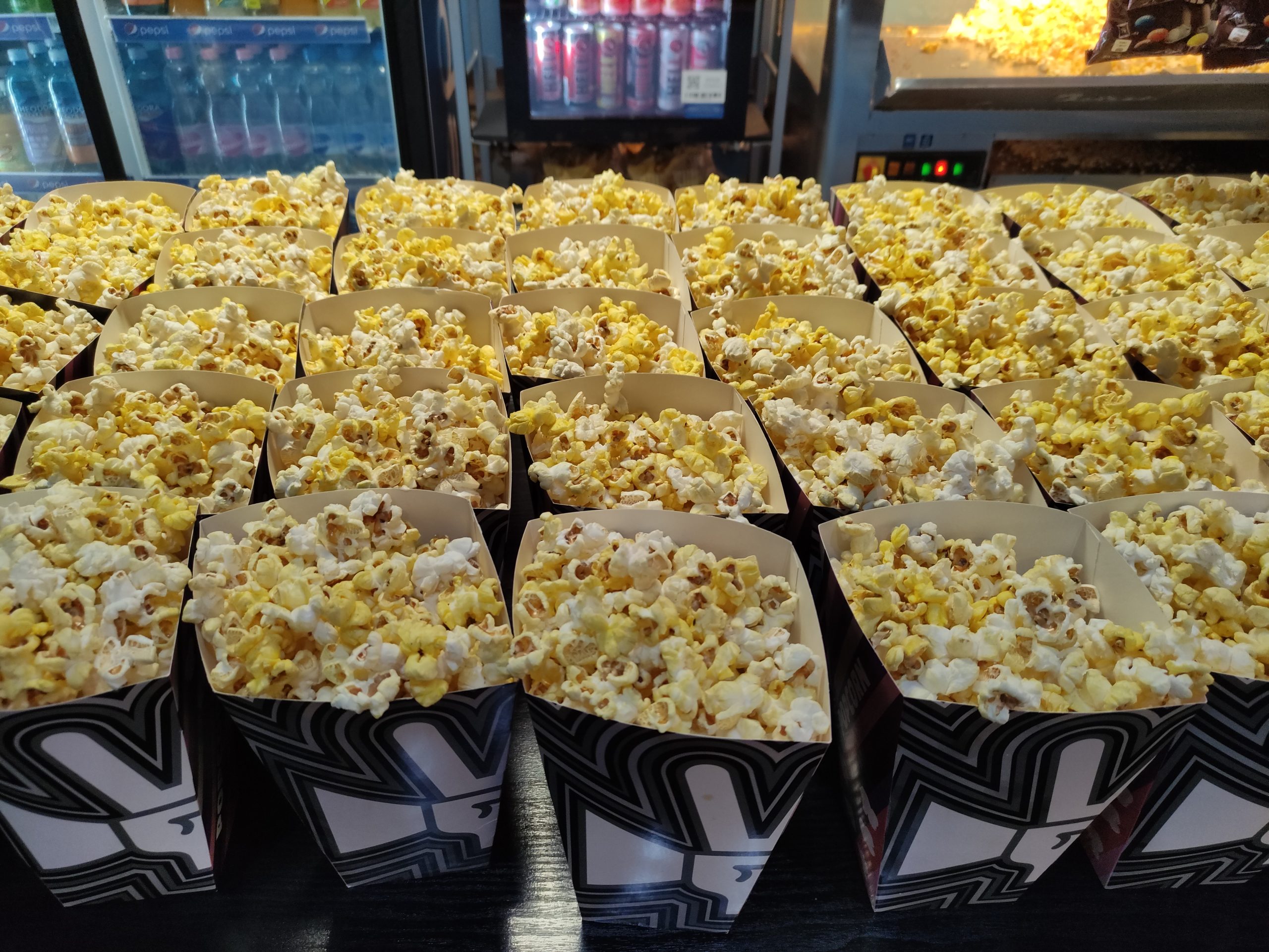 Kultikmozi vetítés (60)