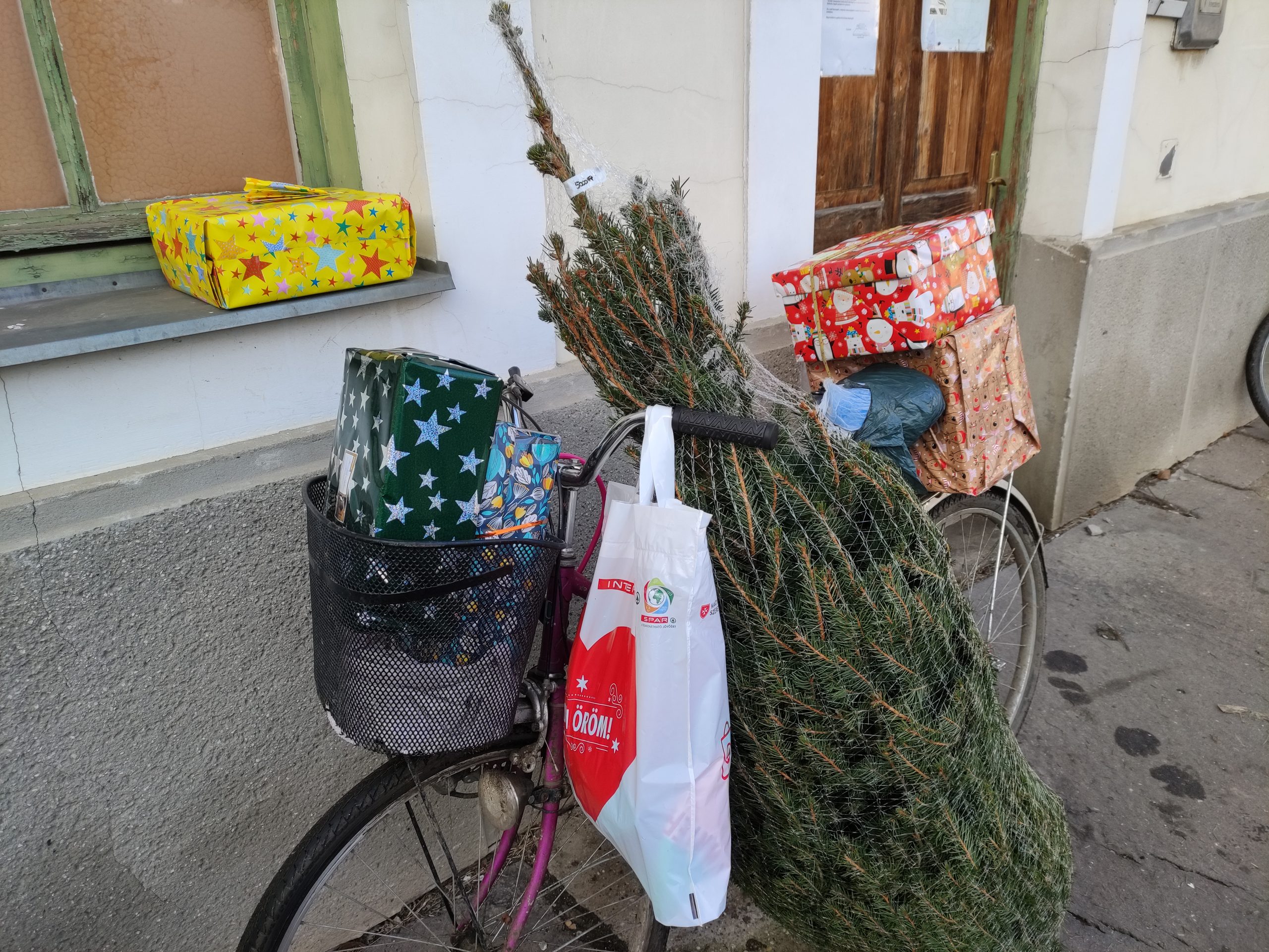 cipősdoboz adomány (7)