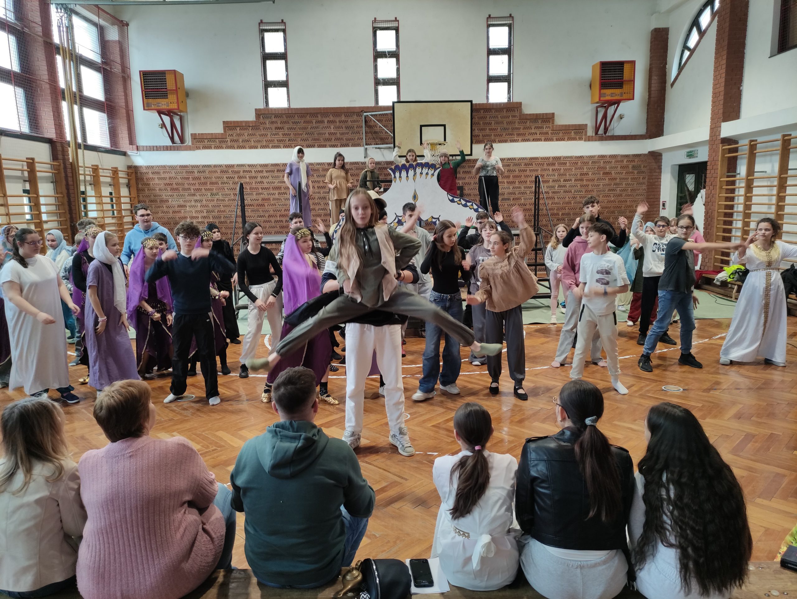 Ezeregy éjszaka jelmezes próba (11)