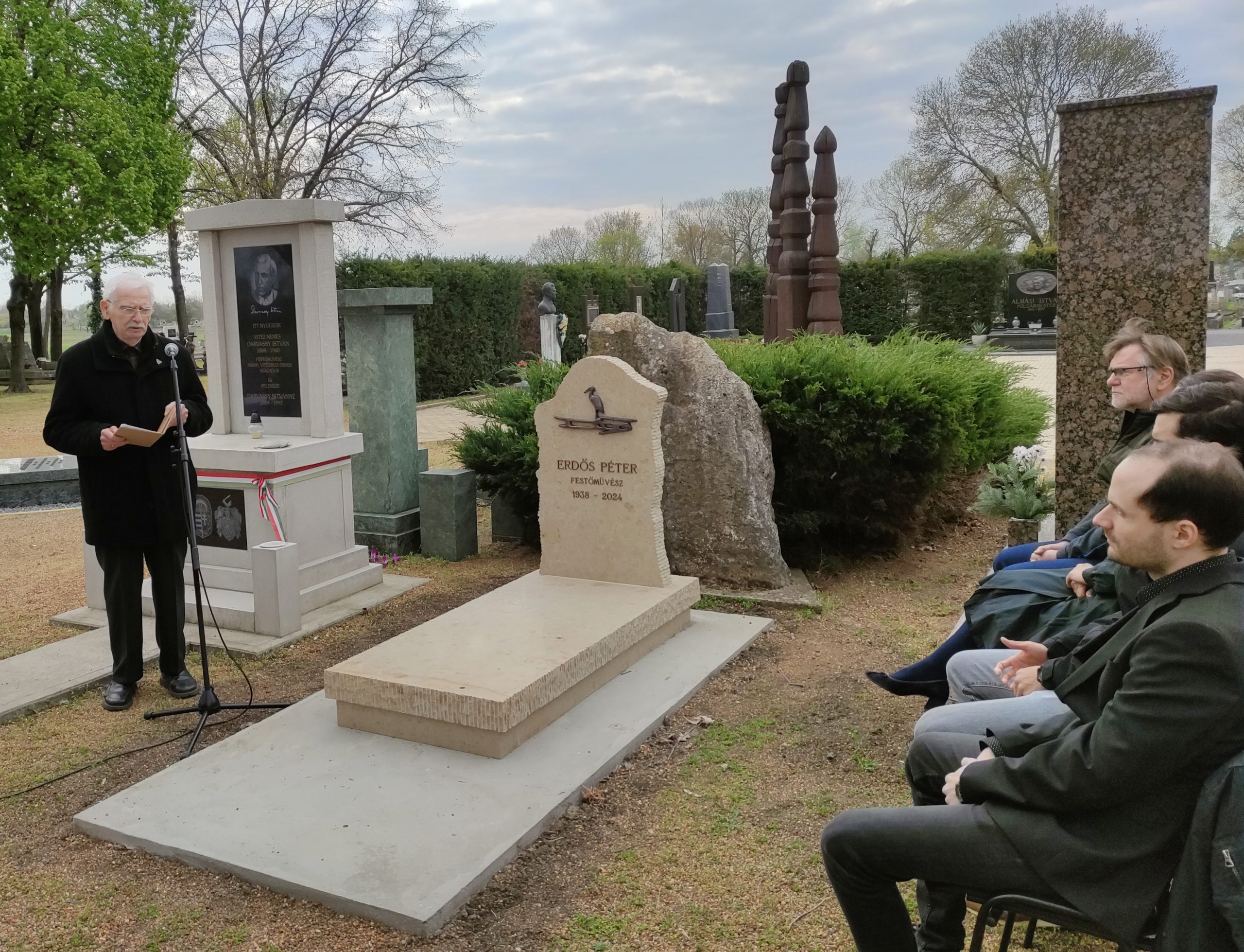 Erdős Péter síremlékavató (10)