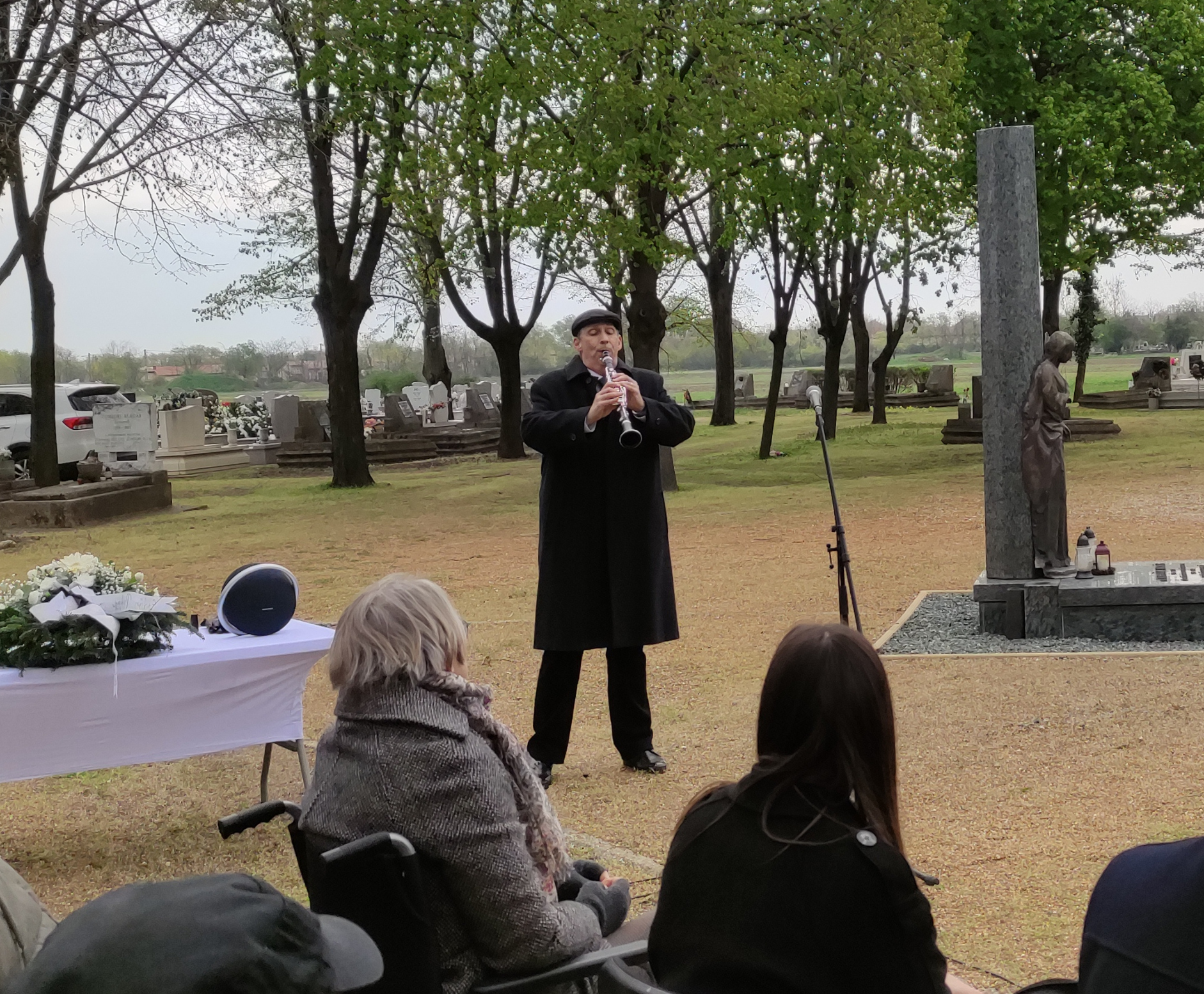 Erdős Péter síremlékavató (12)