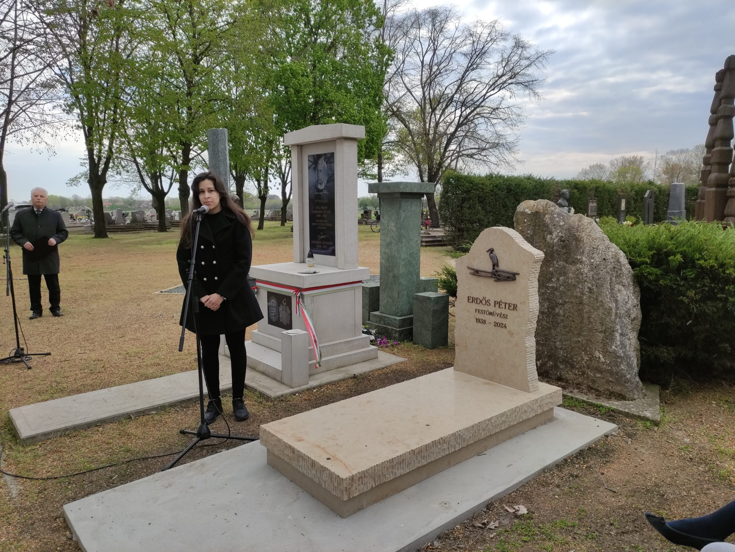Erdős Péter síremlékavató (3)