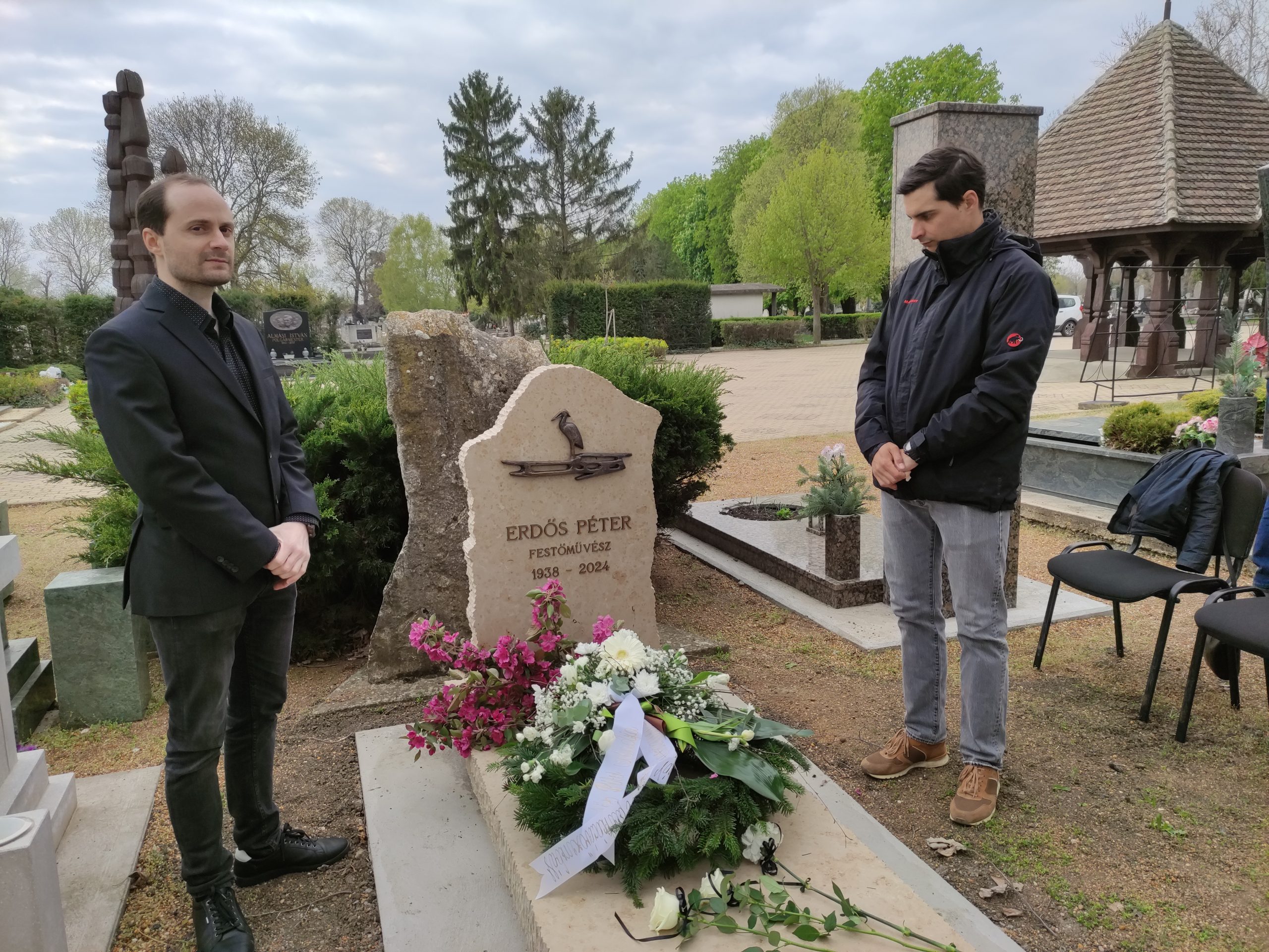 Erdős Péter síremlékavató (48)