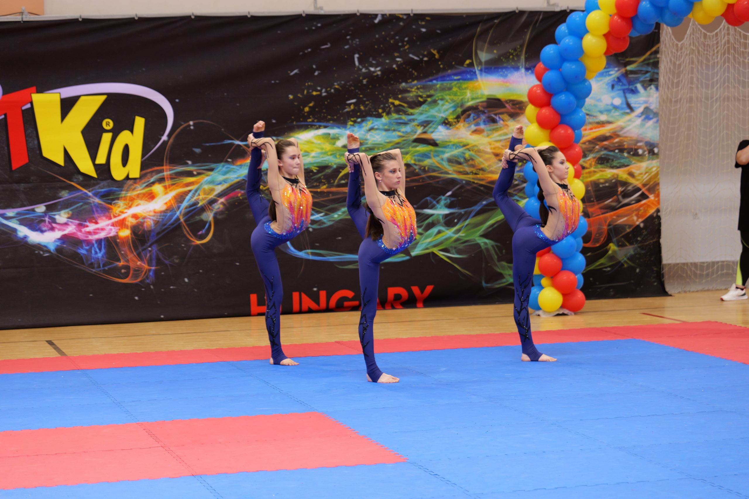 Fit kid és köszöntés (122)