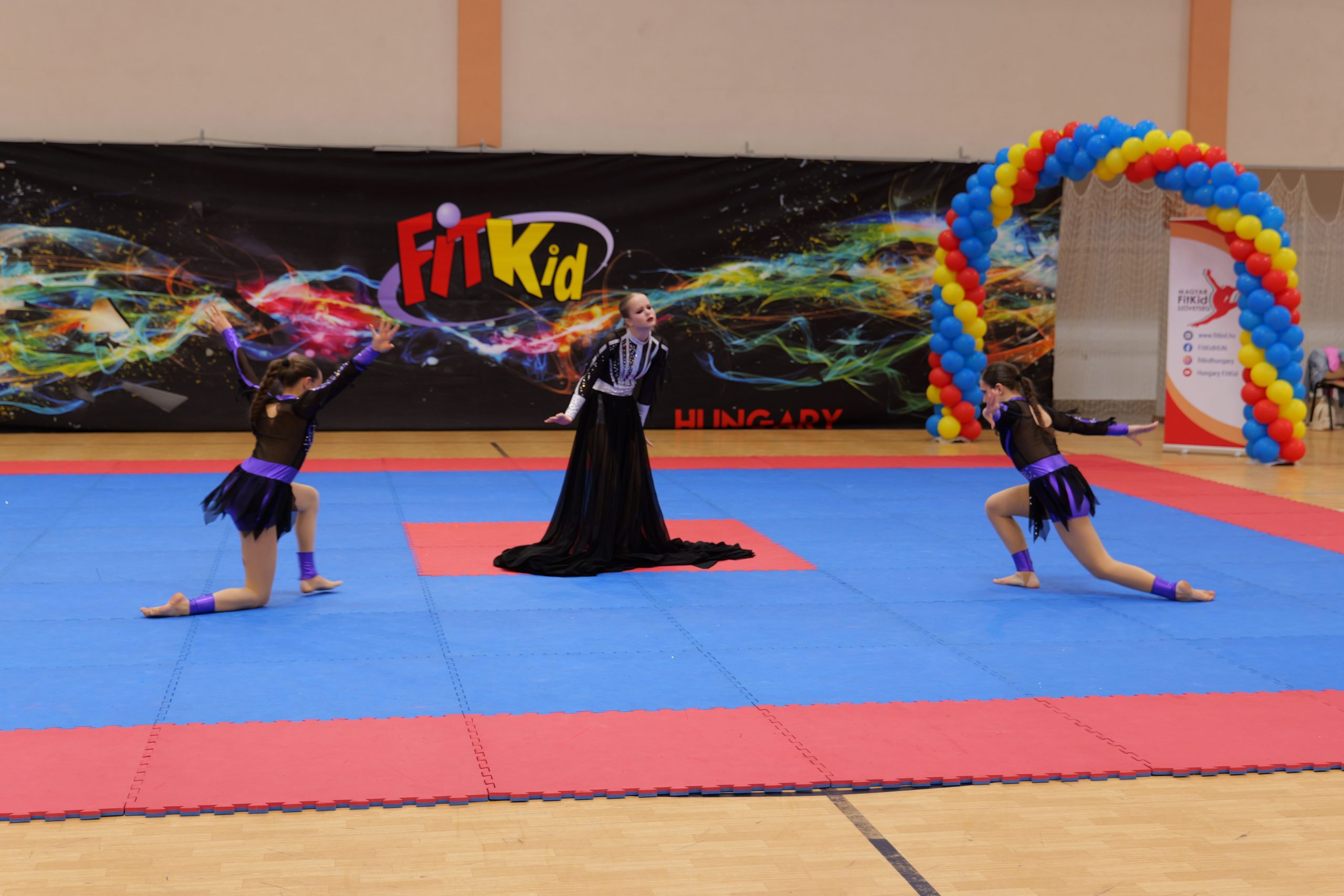 Fit kid és köszöntés (123)