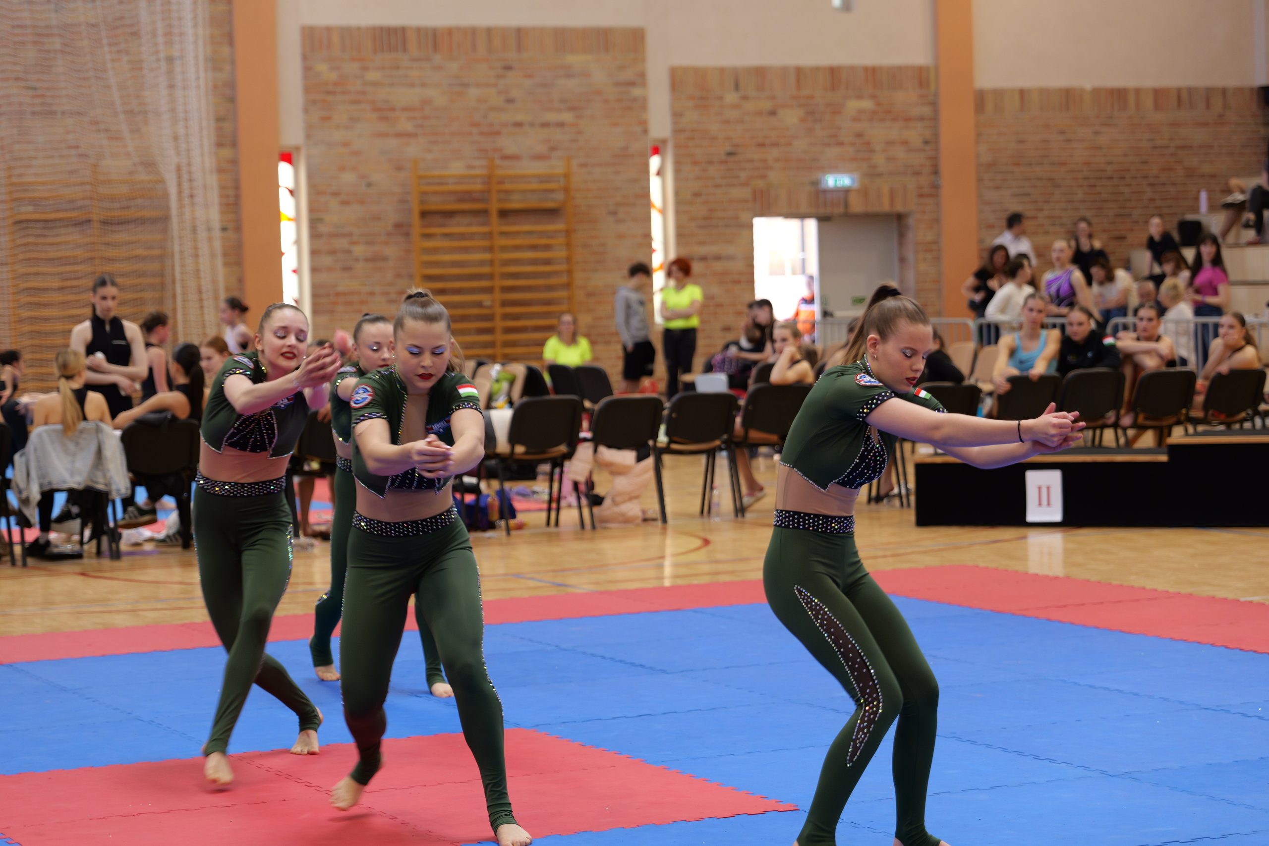 Fit kid és köszöntés (131)