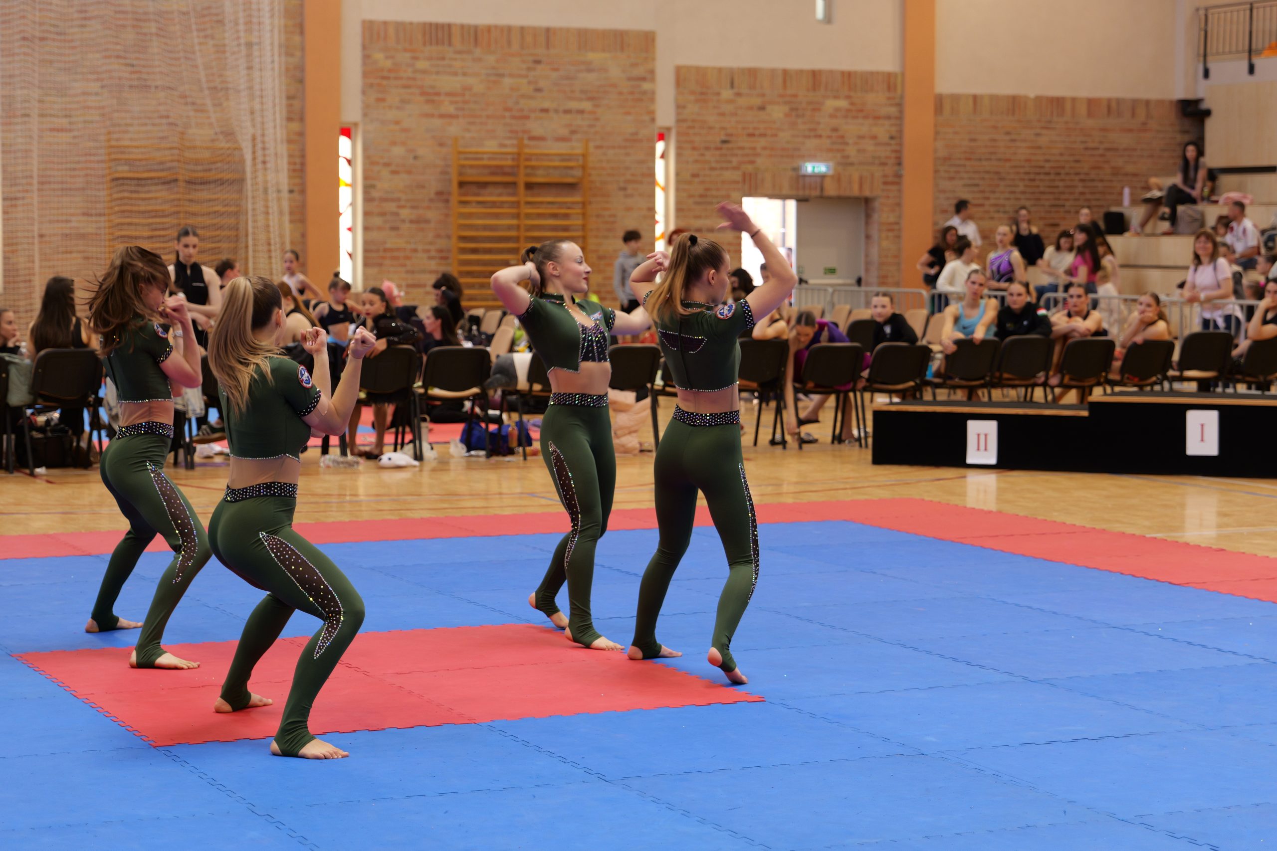 Fit kid és köszöntés (132)