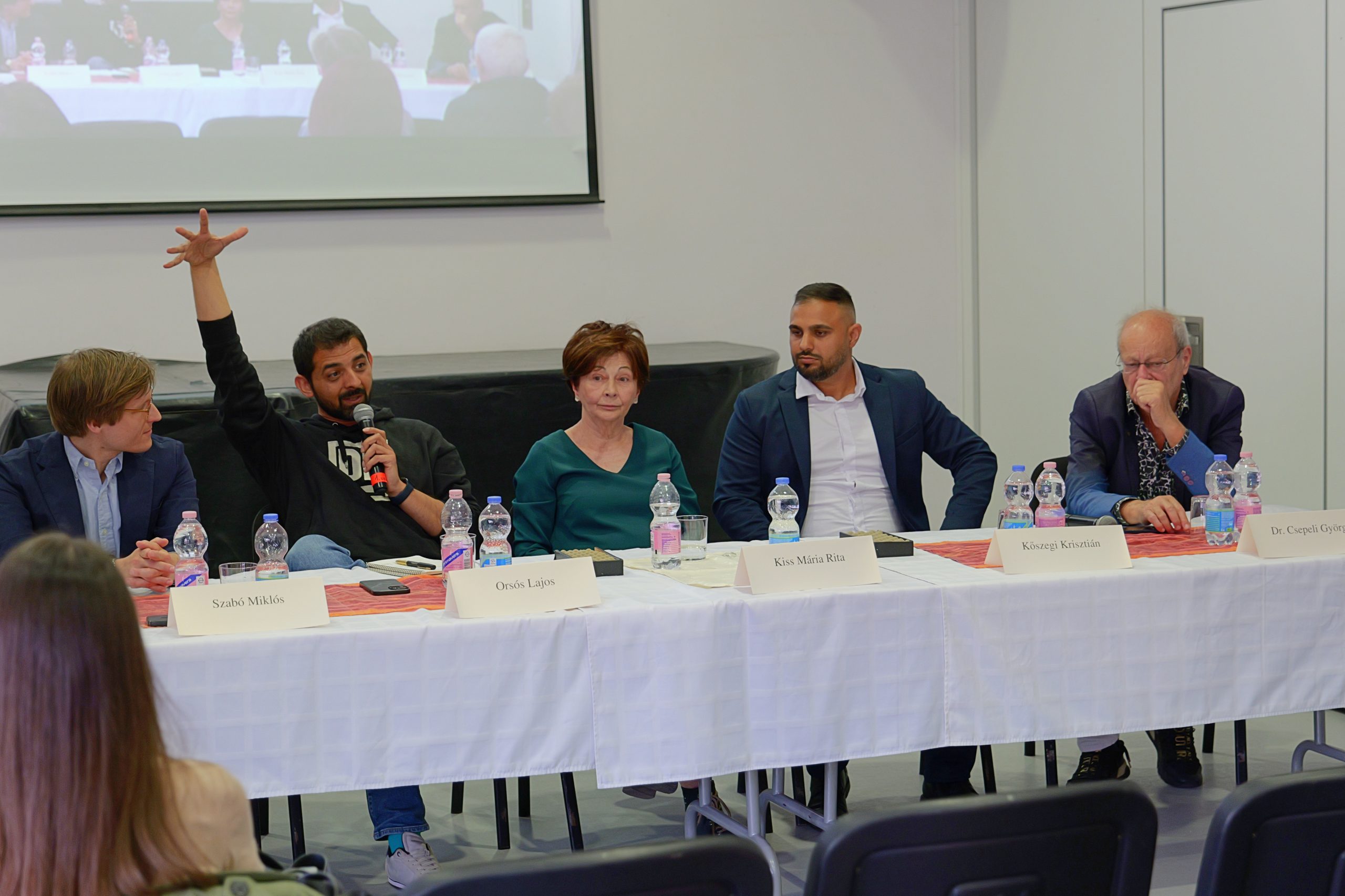 roma kerekasztal (14)