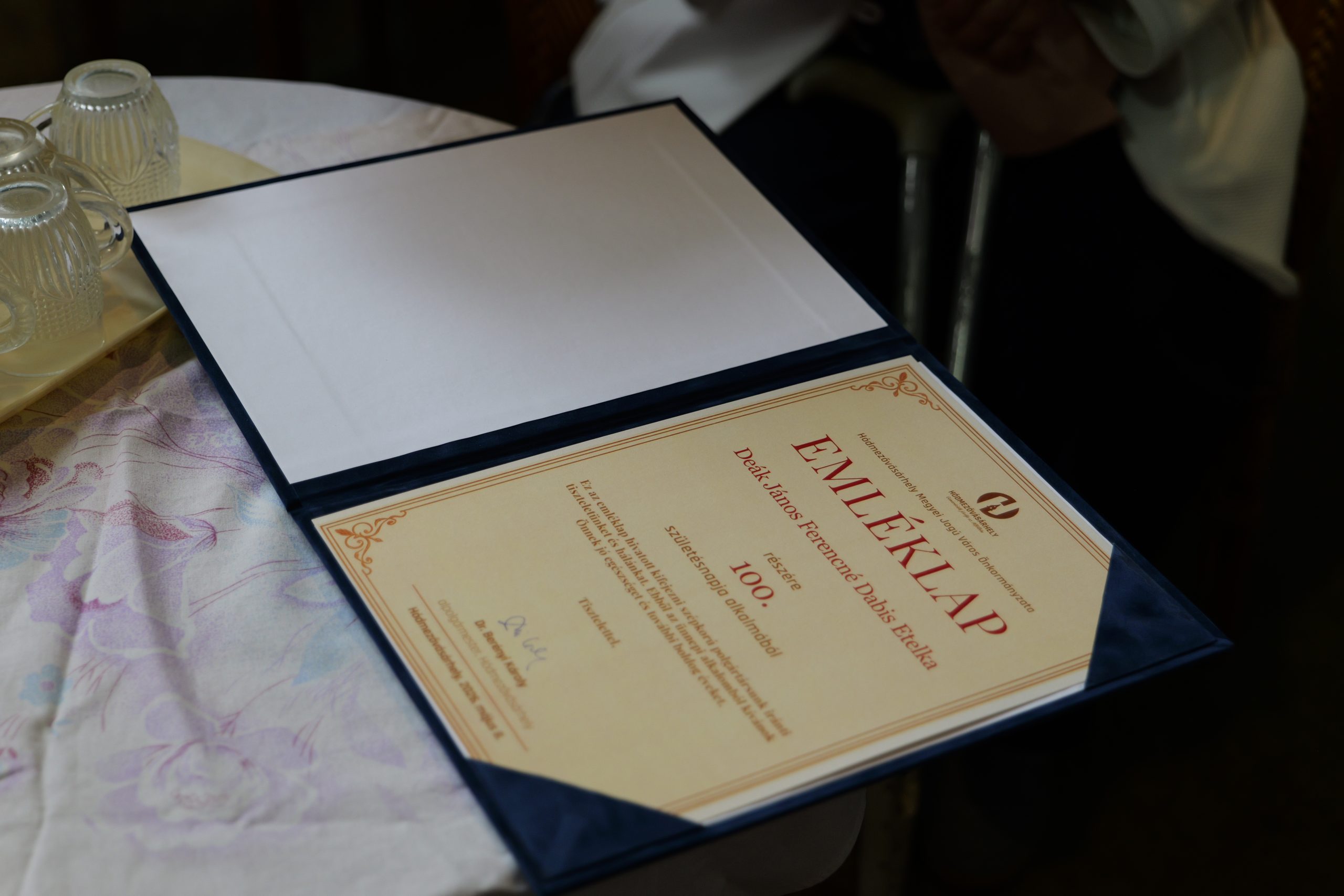P1002089