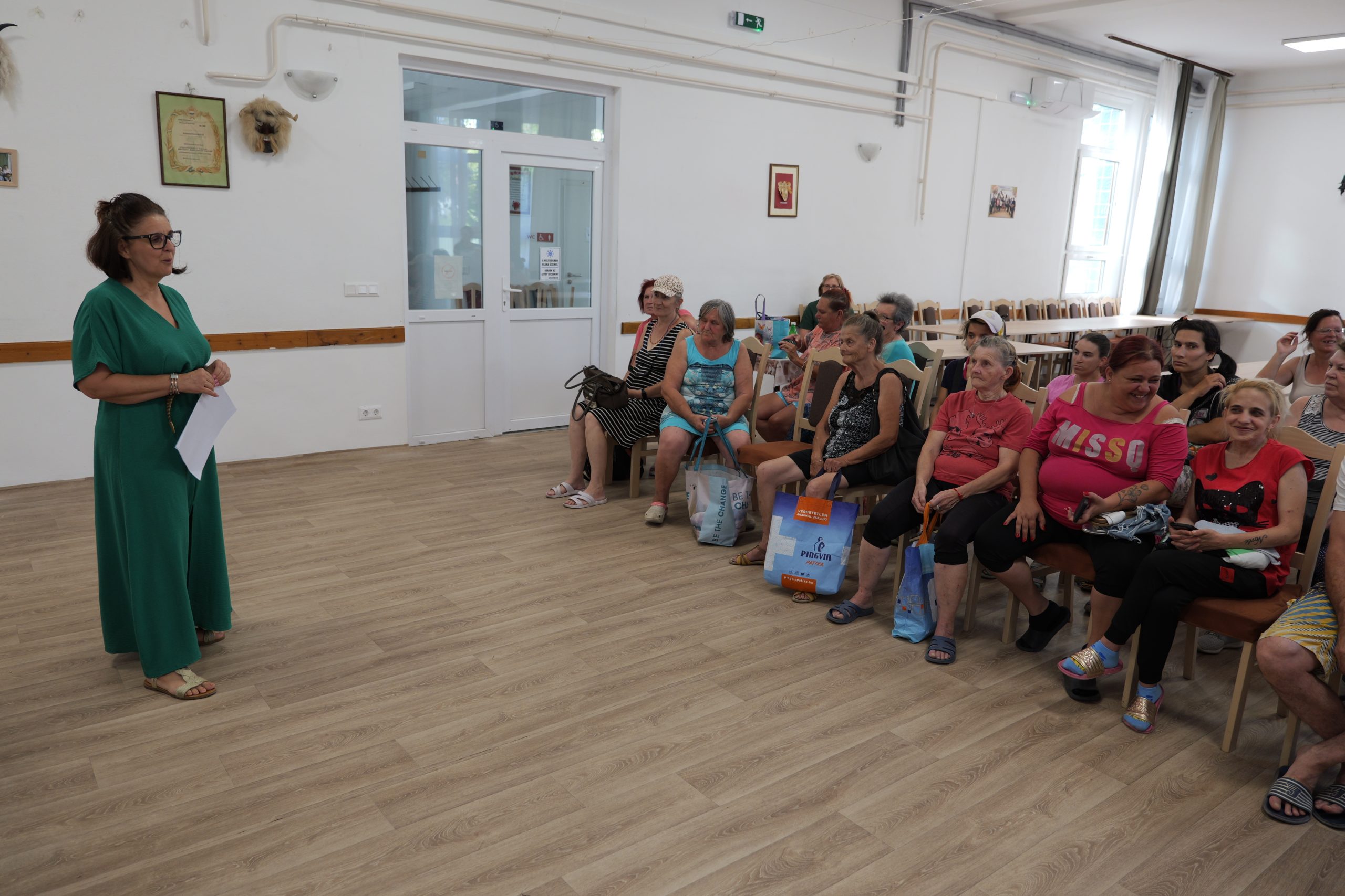 Százszorszép higiéniai és ruhaosztás (6)