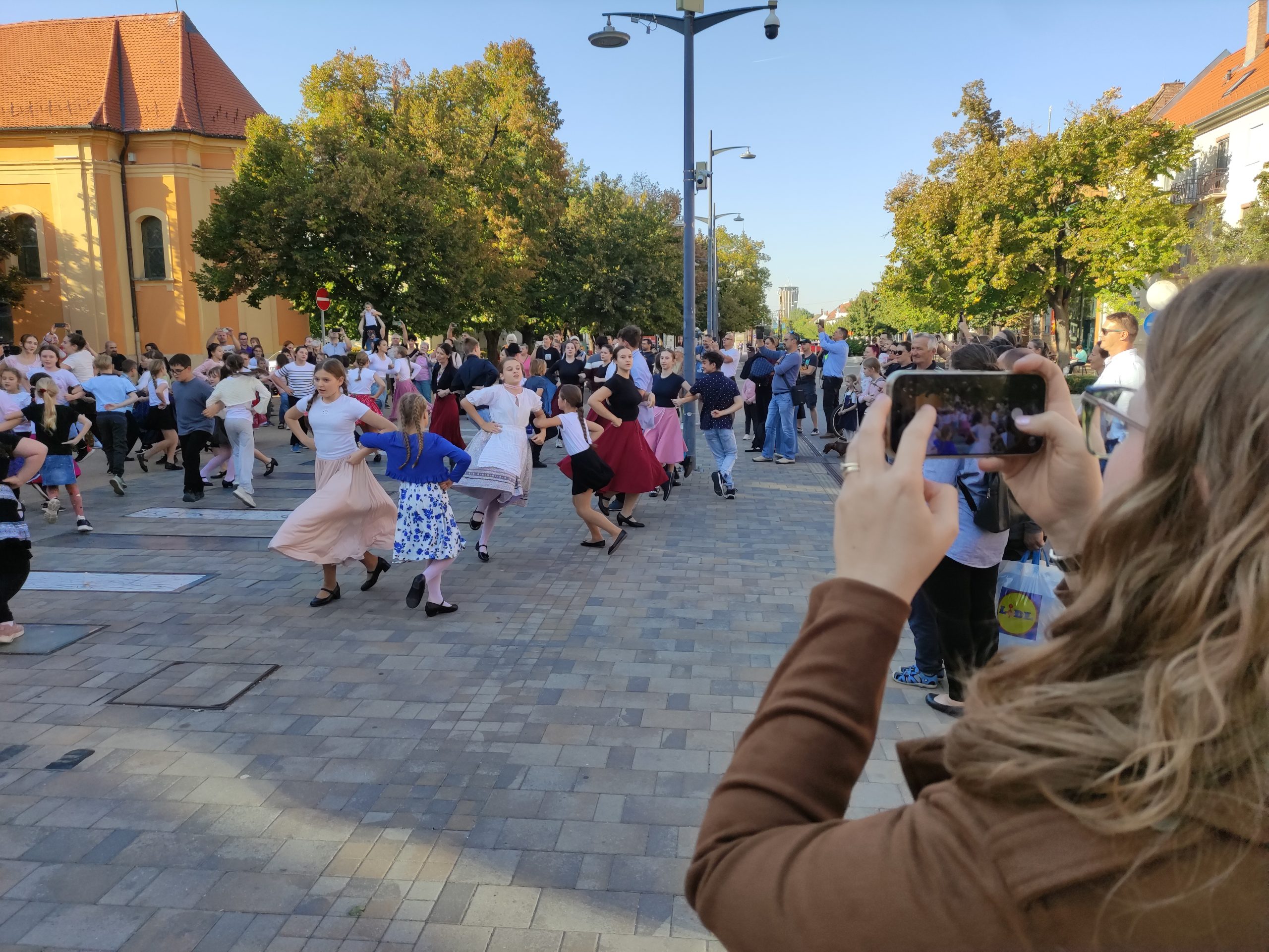 Népmese napja az almáskertben (23)