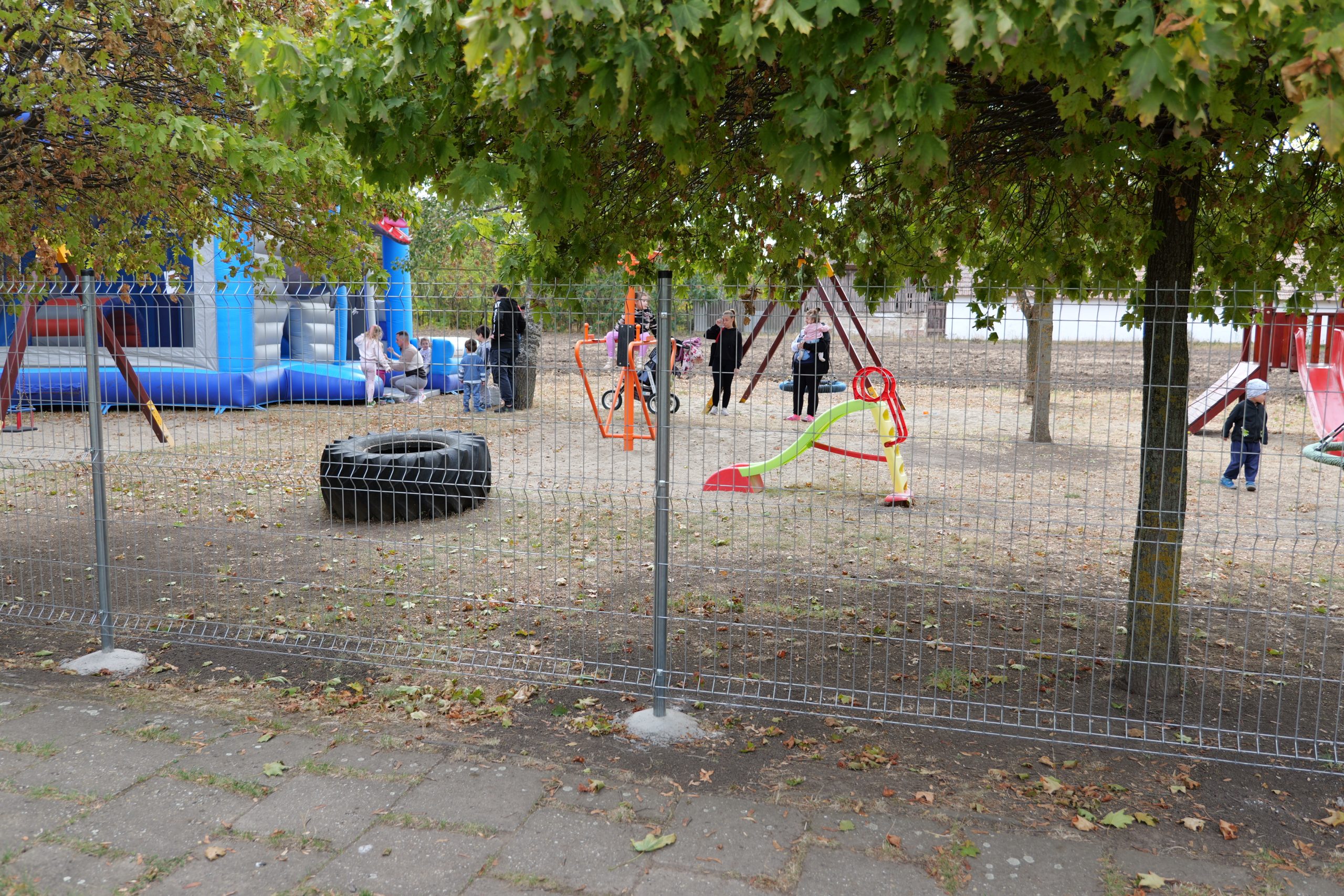 Kútvölgyi játszótéri kerítés (2)