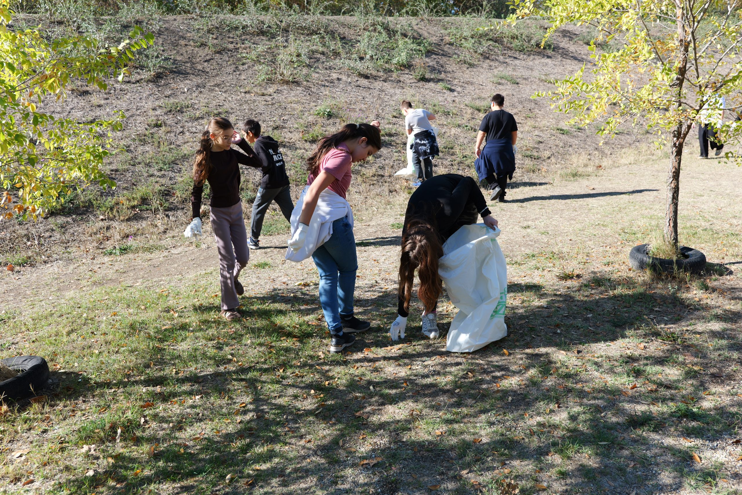 szemetet szed a Varga Tanás iskola (11)