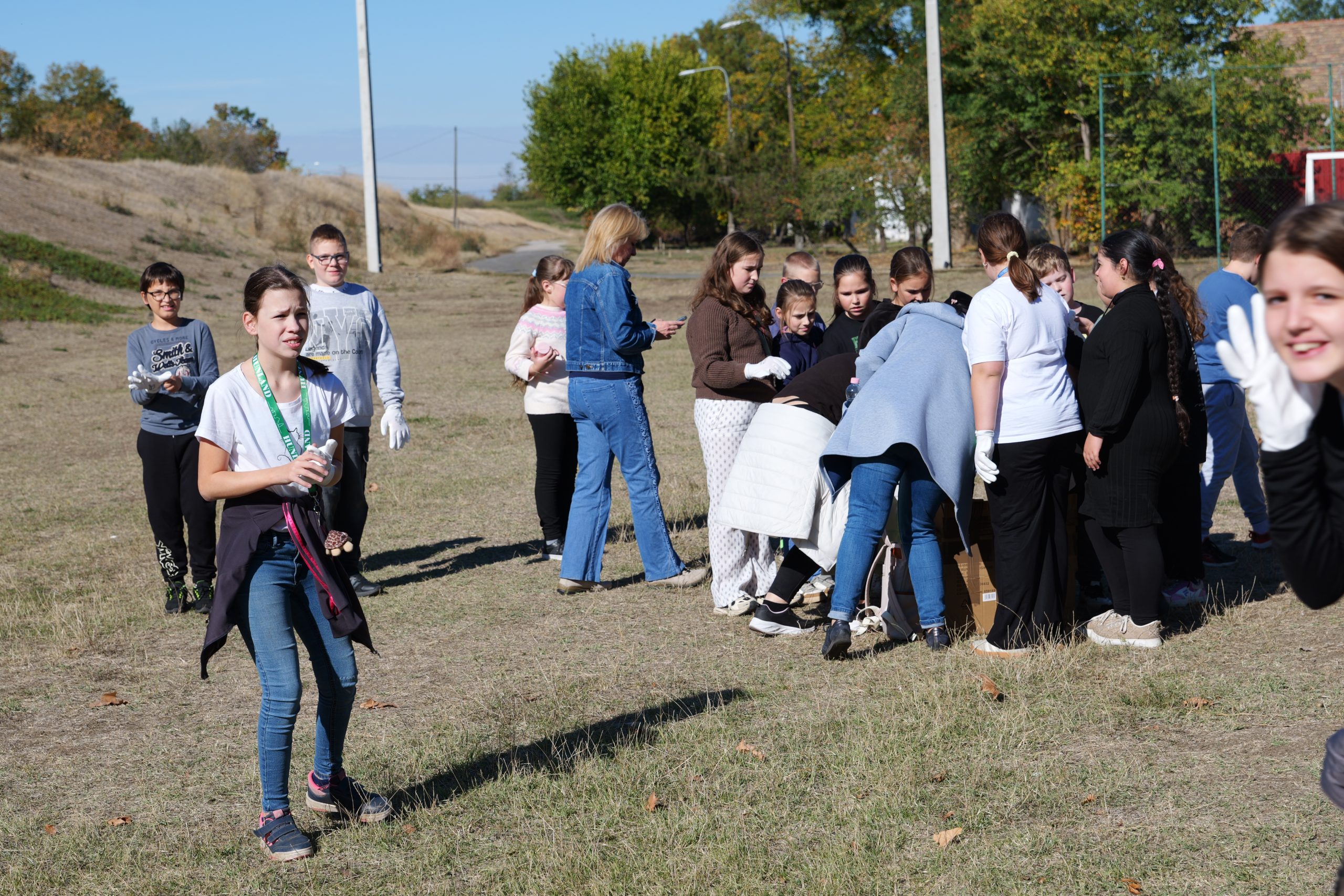 szemetet szed a Varga Tanás iskola (7)
